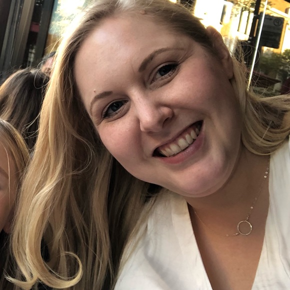 Meet your Posher, Stacie - Picture 1 of 1